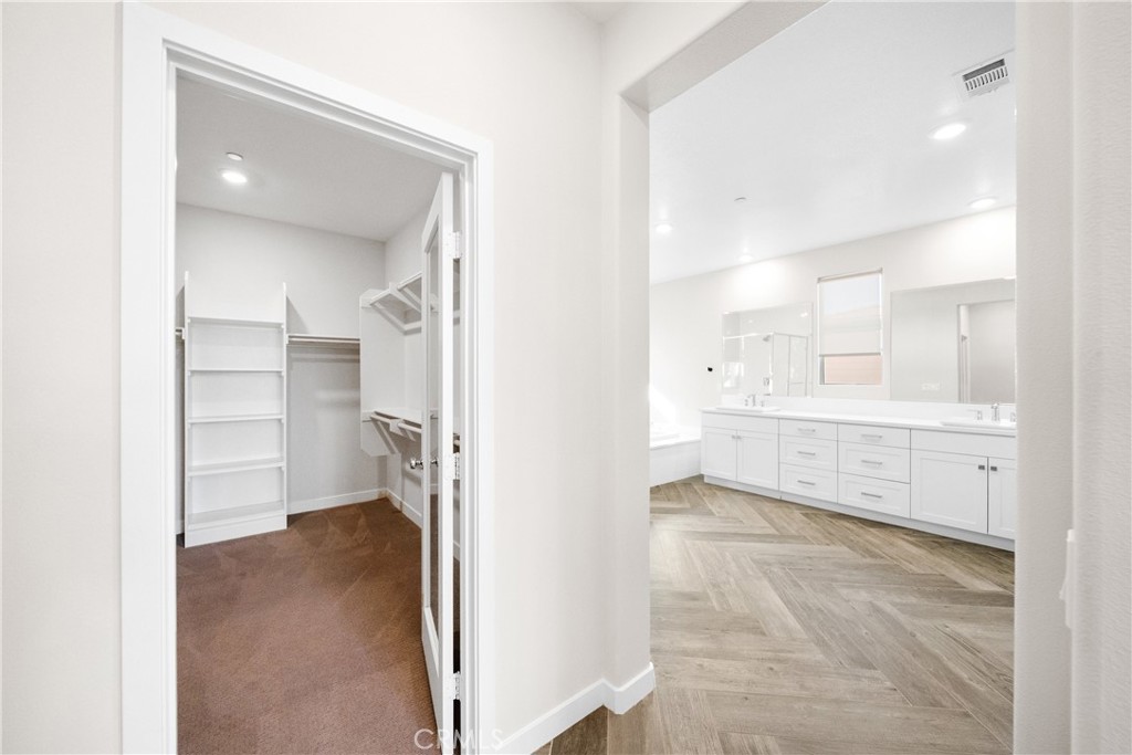 MLS #OC25266454 image #33