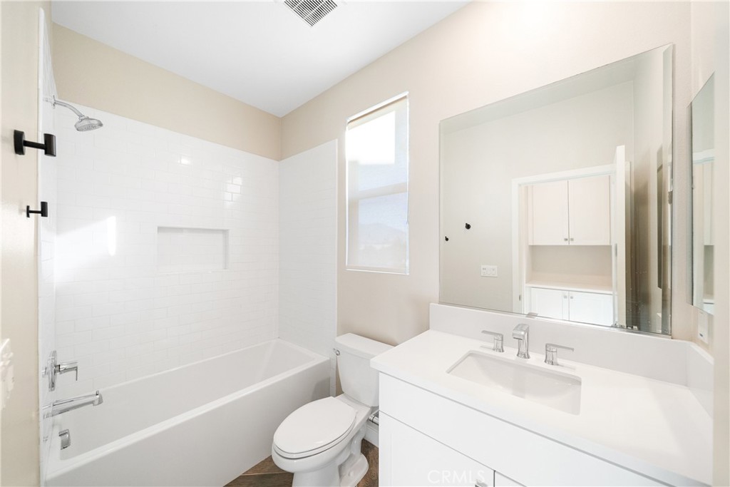 MLS #OC25266454 image #36