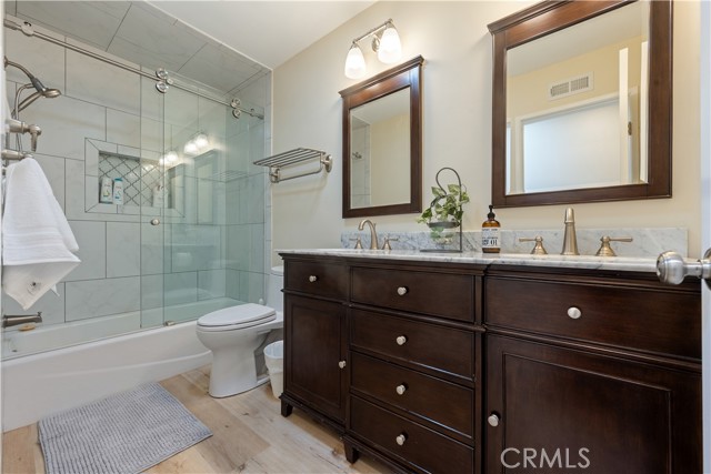 MLS #OC25266470 image #17