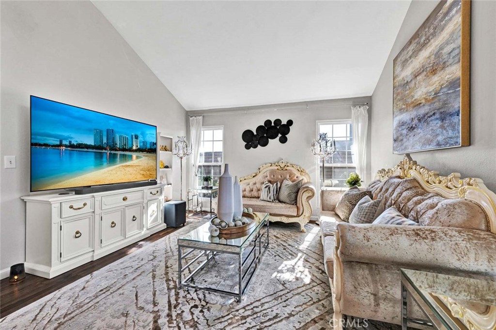 MLS #OC25266519 image #10