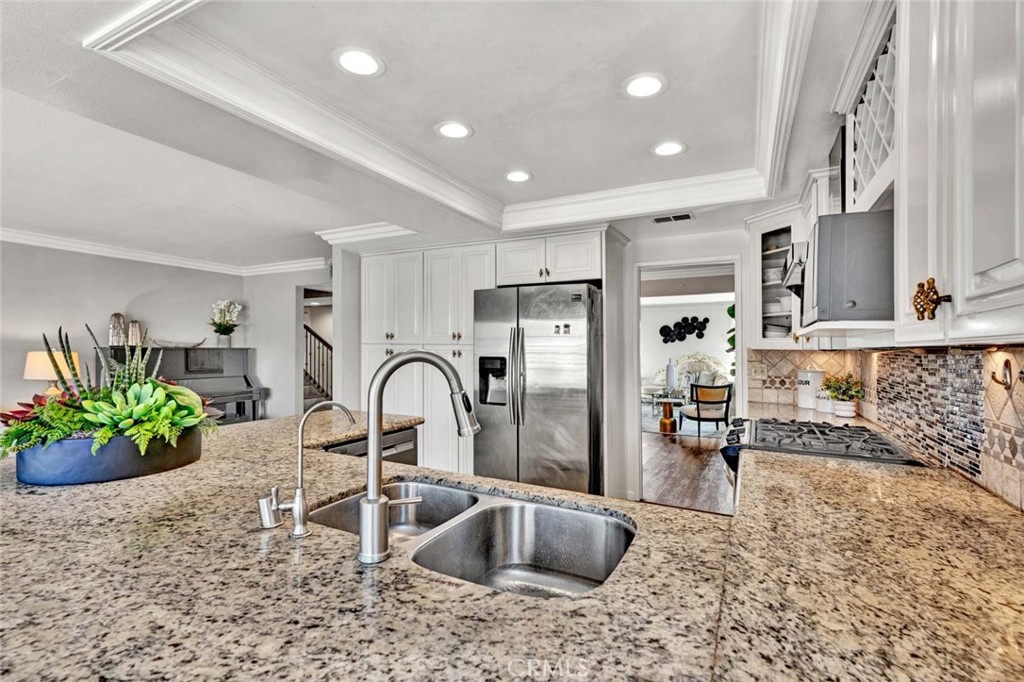 MLS #OC25266519 image #23