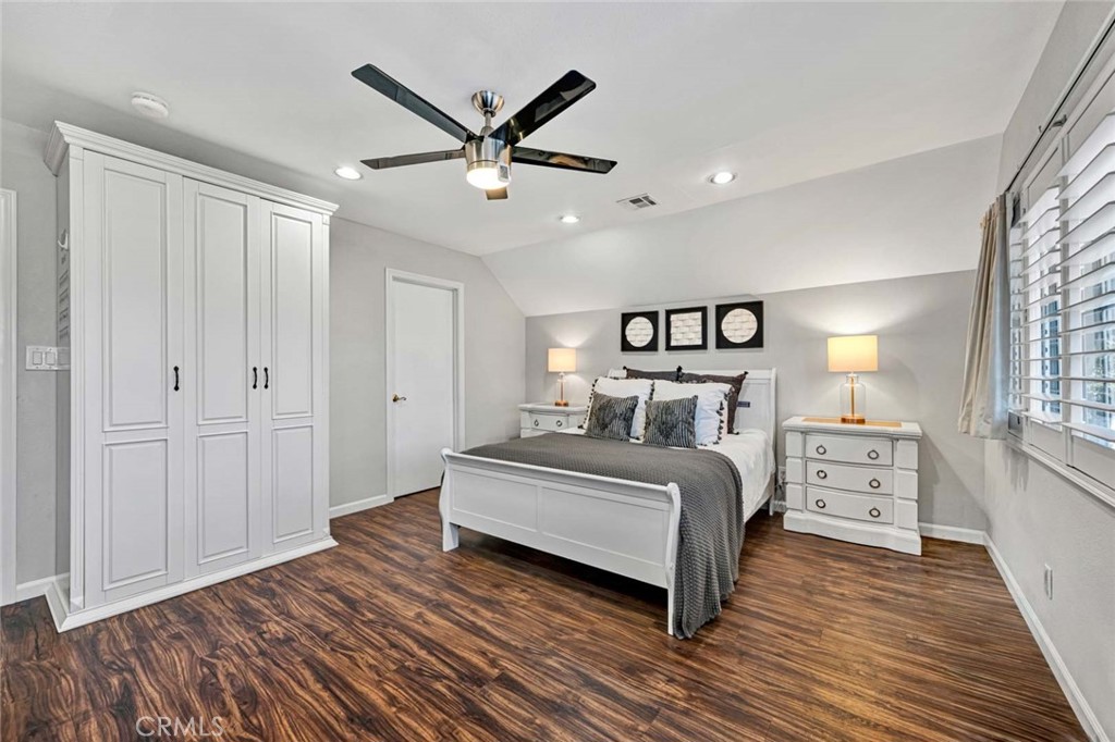 MLS #OC25266519 image #45