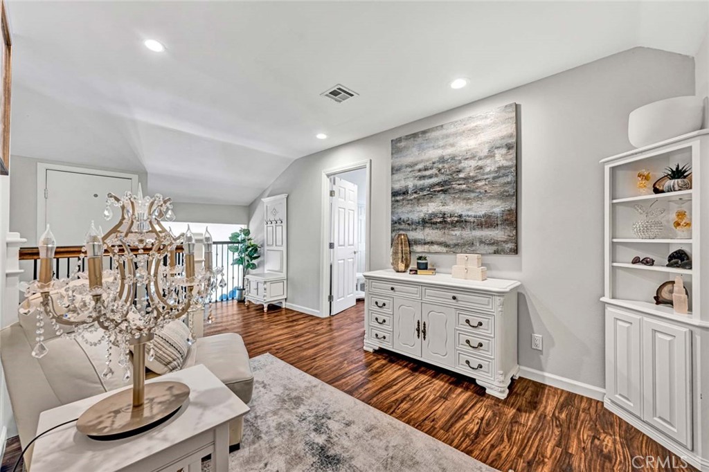 MLS #OC25266519 image #46