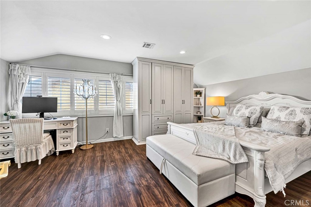 MLS #OC25266519 image #47