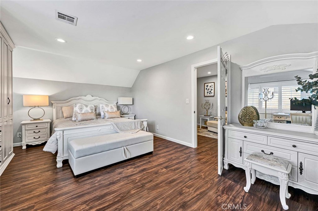 MLS #OC25266519 image #48