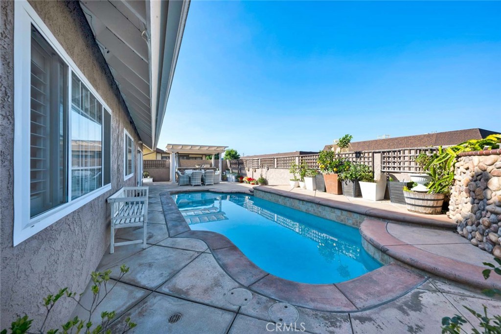 MLS #OC25266519 image #61