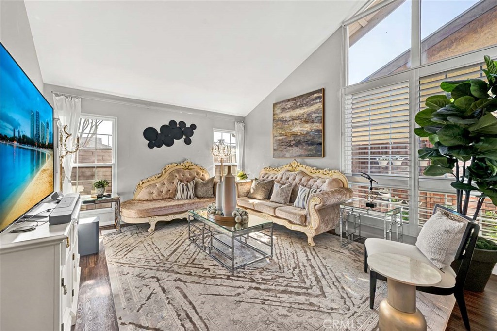 MLS #OC25266519 image #8