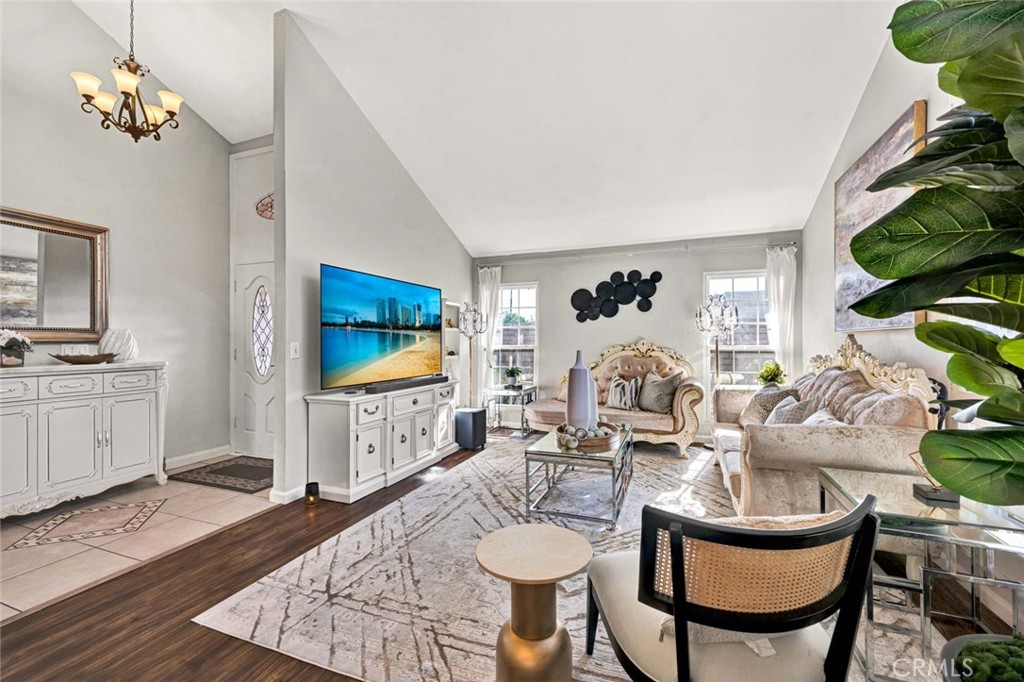 MLS #OC25266519 image #9