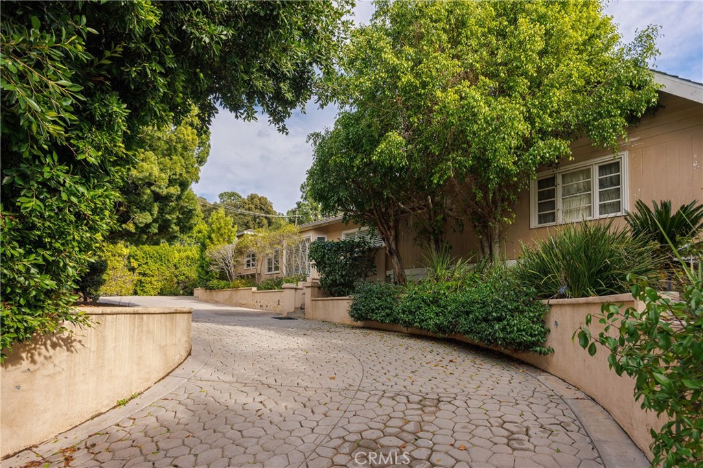 MLS #OC25266534 image #16