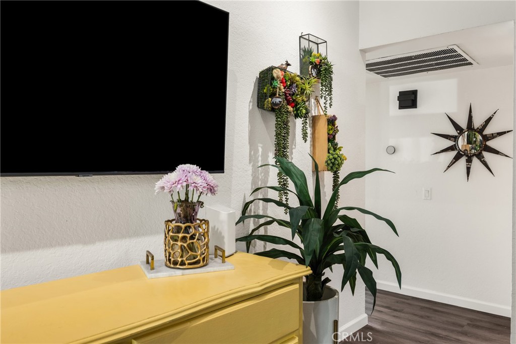 MLS #OC25266625 image #11