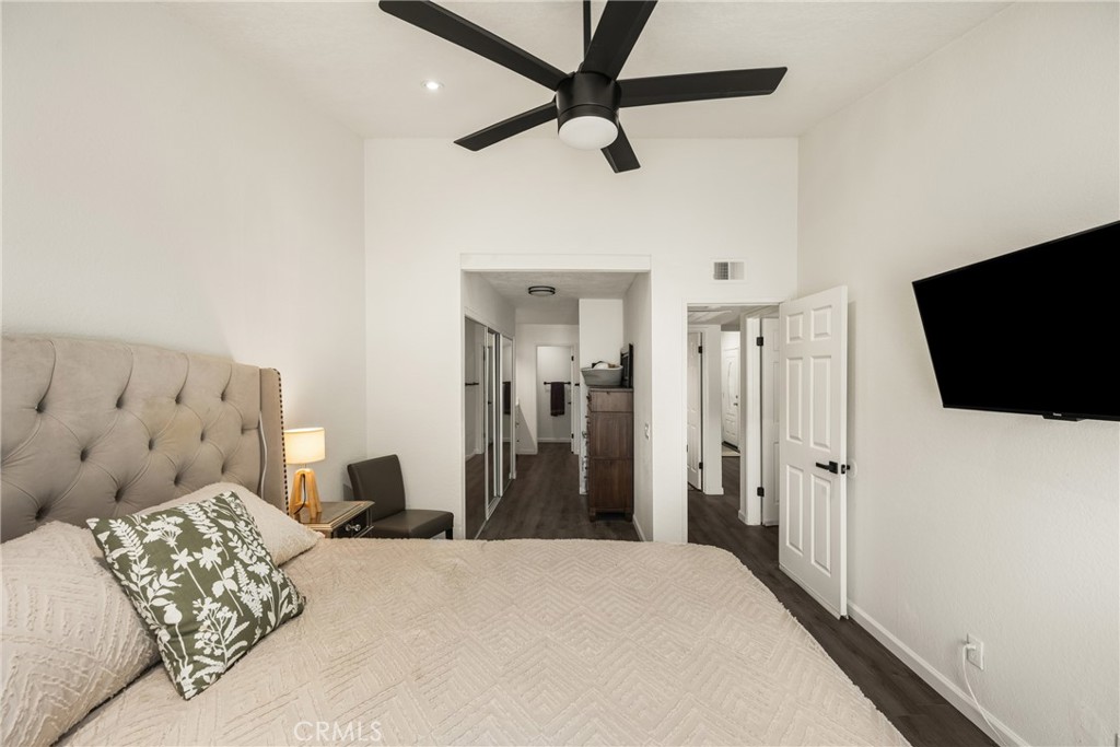 MLS #OC25266625 image #20