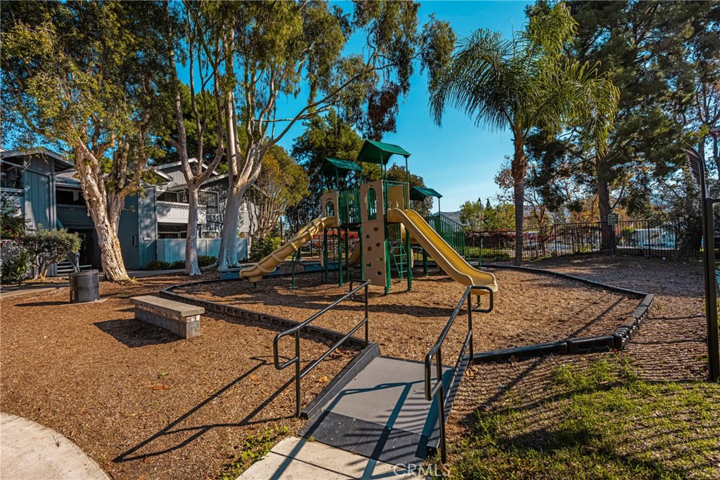 MLS #OC25266625 image #26