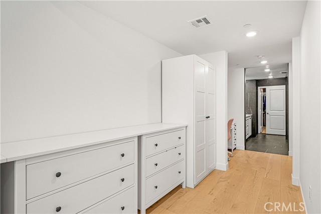 MLS #OC25266626 image #18