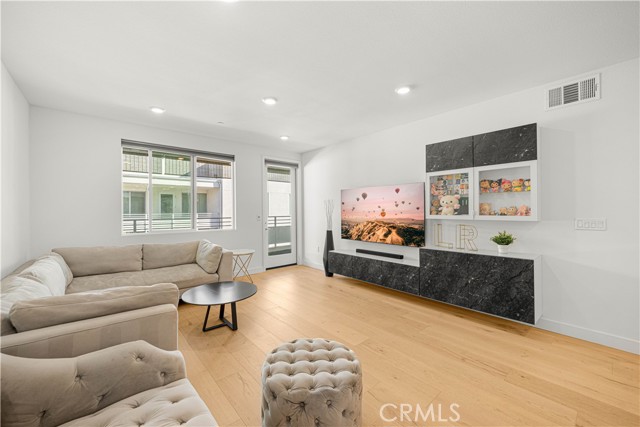 MLS #OC25266626 image #8