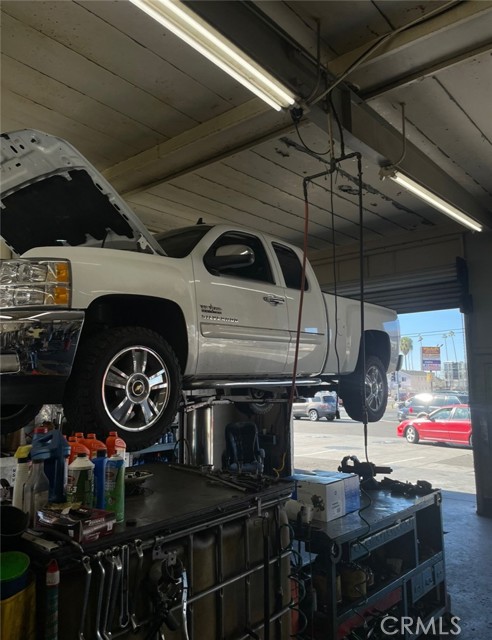 MLS #OC25266647 img 2