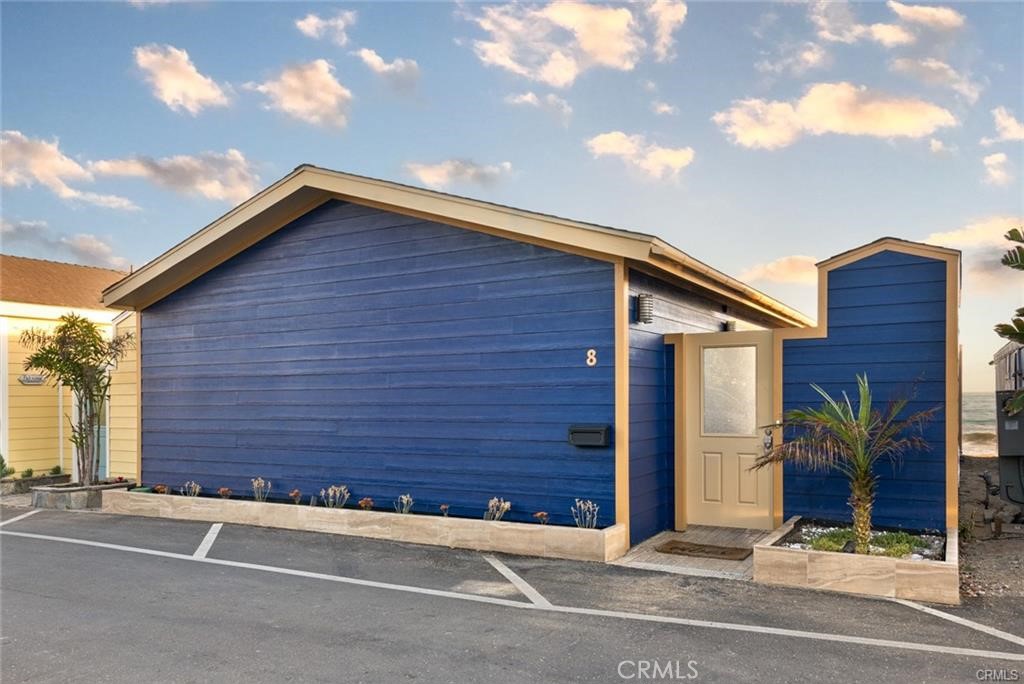 MLS #OC25266700 image #1