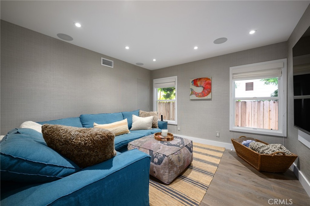 MLS #OC25266703 image #22