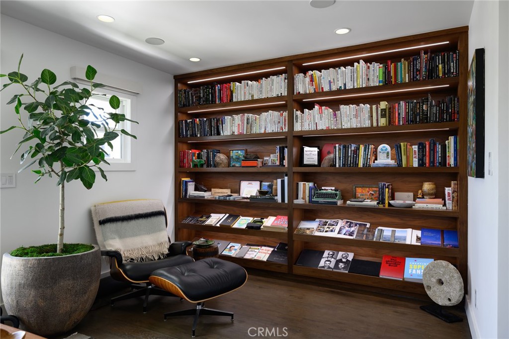 MLS #OC25266703 image #25