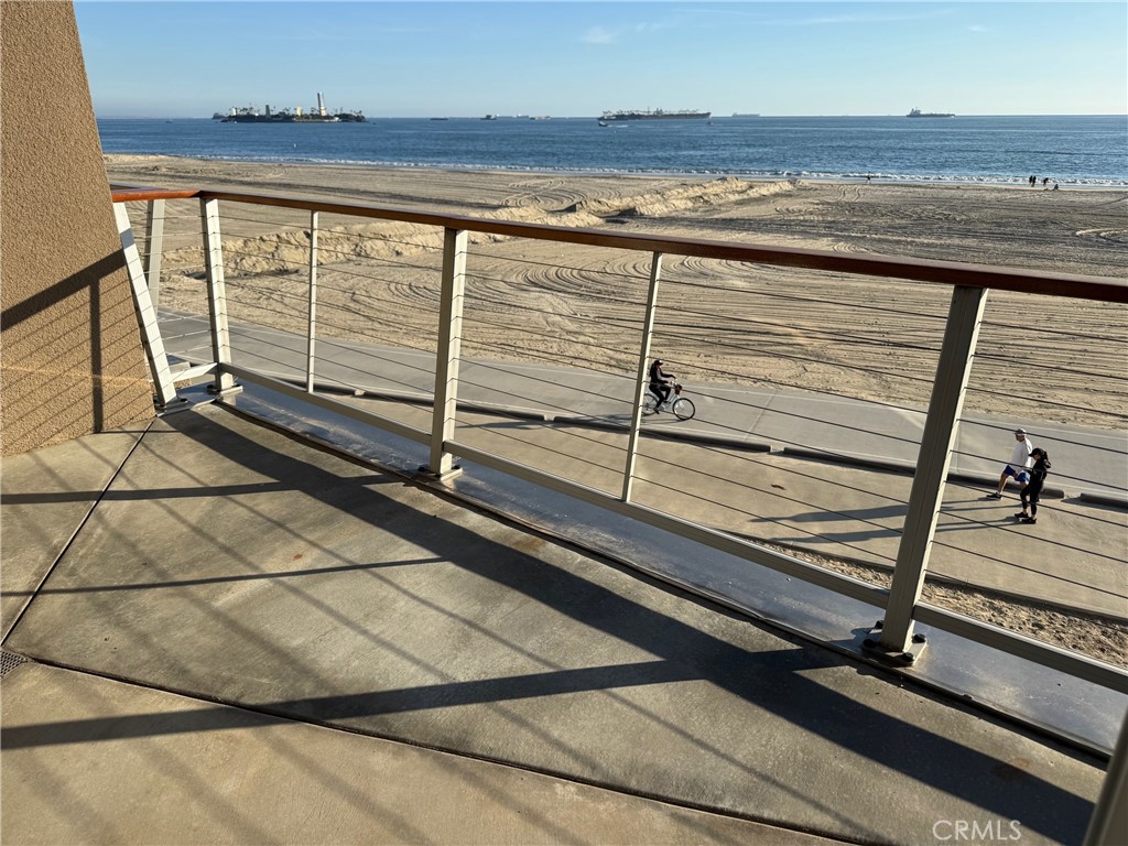 MLS #OC25266715 image #1