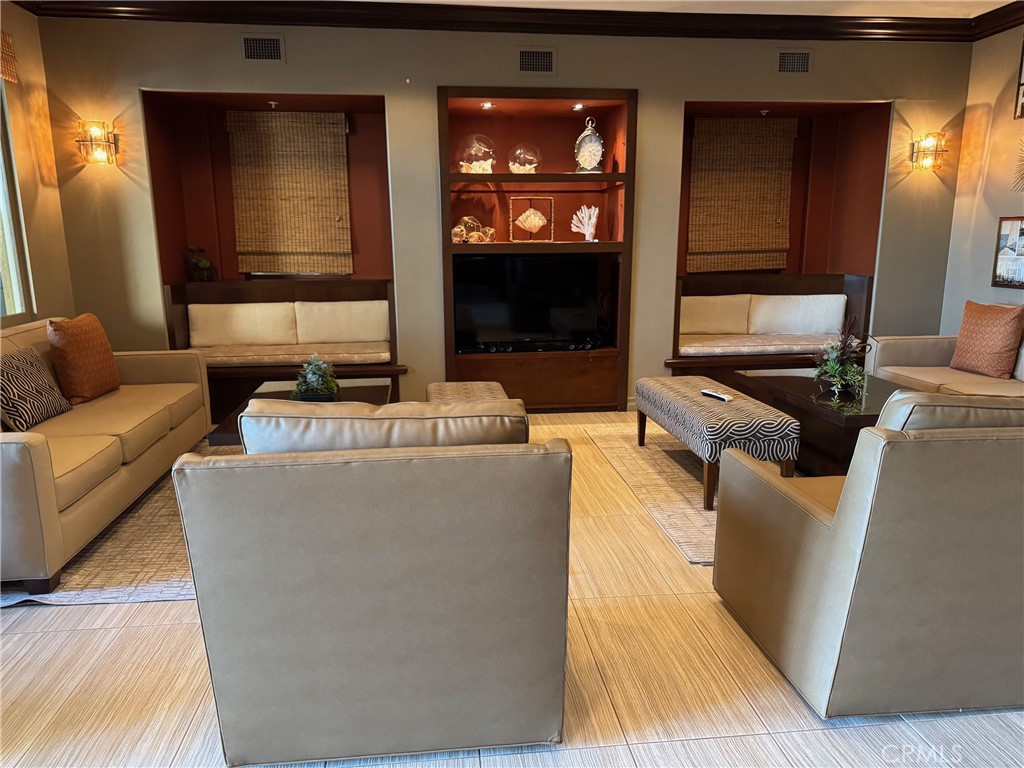 MLS #OC25266715 image #29