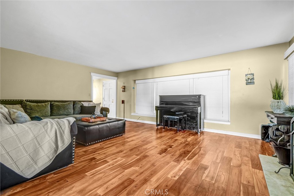 MLS #OC25266791 image #2