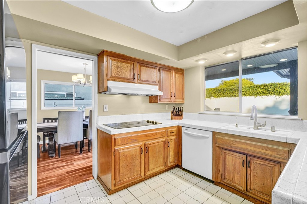 MLS #OC25266791 image #4