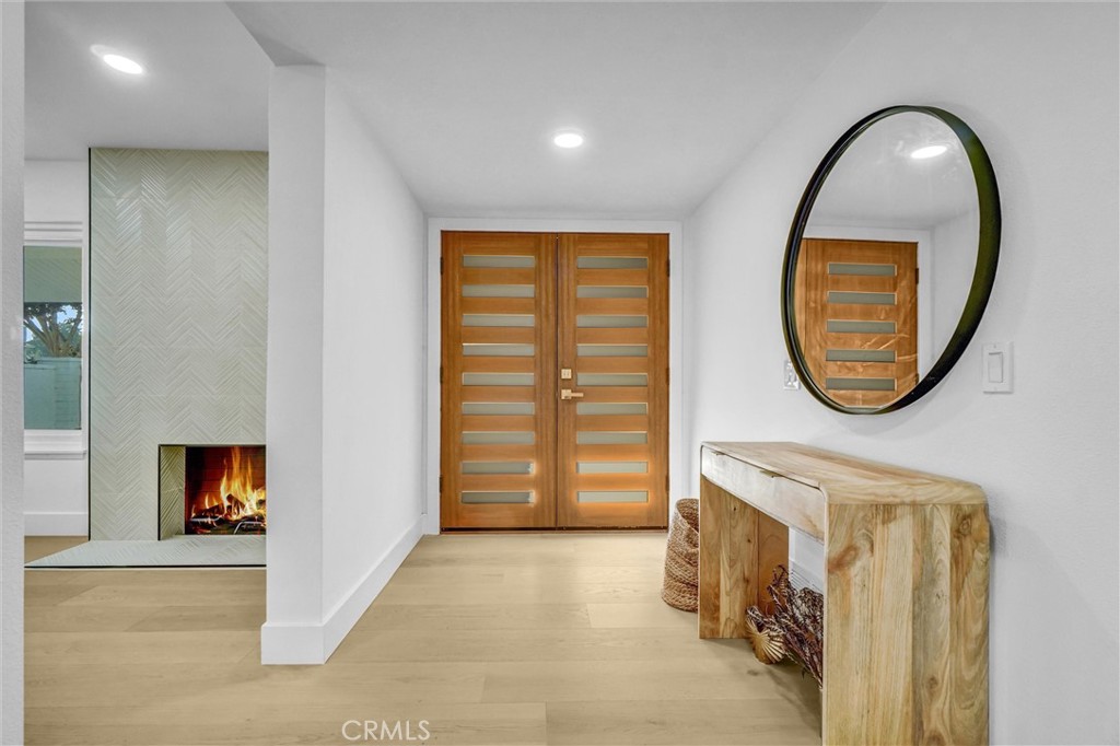 MLS #OC25266816 image #1