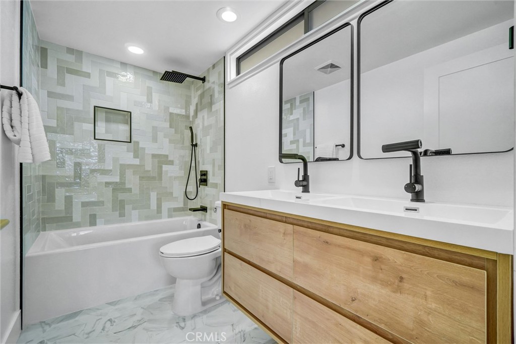 MLS #OC25266816 image #19