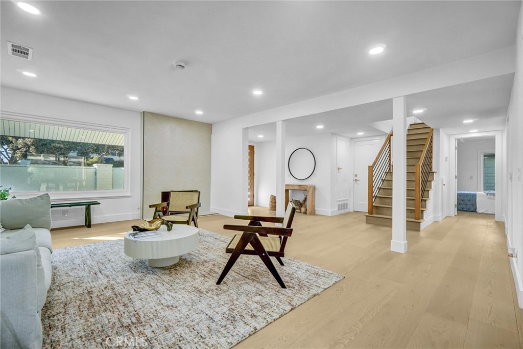 MLS #OC25266816 image #2