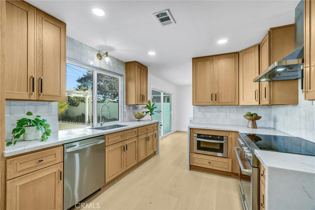 MLS #OC25266816 image #6