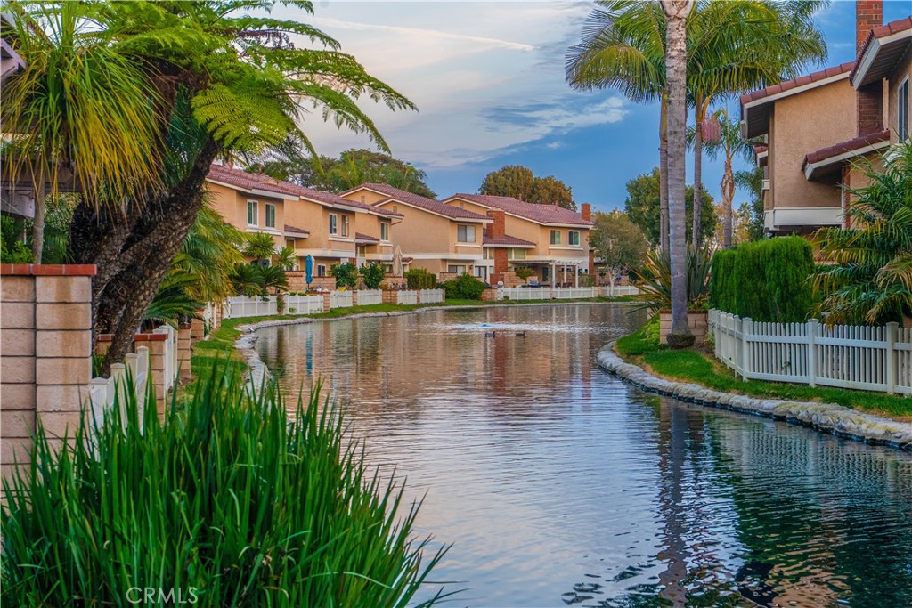 MLS #OC25266957 image #30