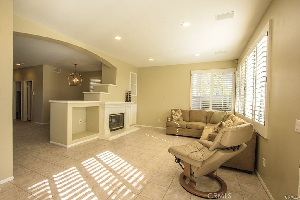 MLS #OC25266962 image #4