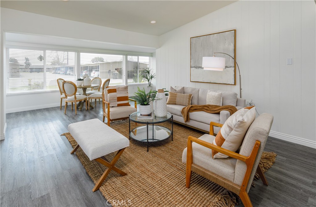 MLS #OC25266986 image #1