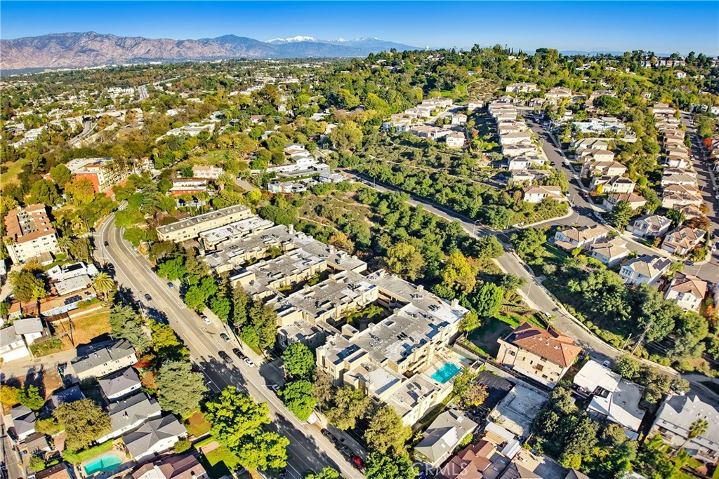 MLS #OC25266993 image #24