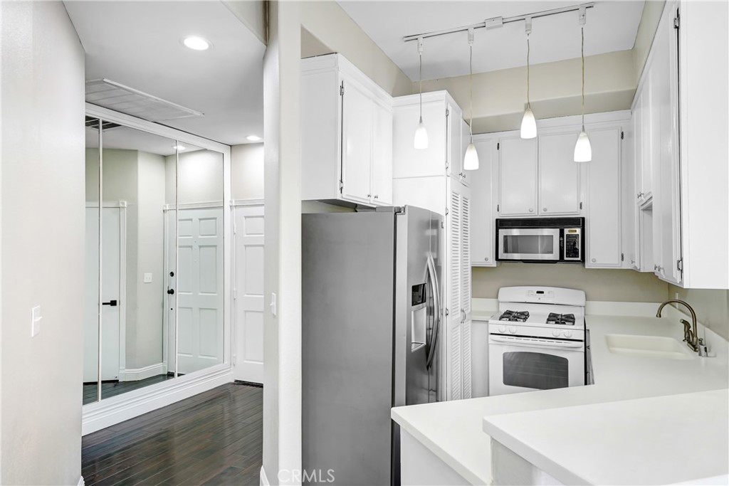 MLS #OC25266993 image #4