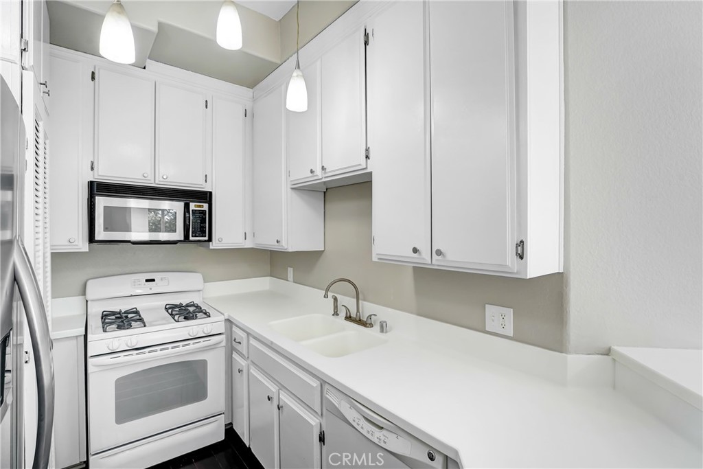 MLS #OC25266993 image #5