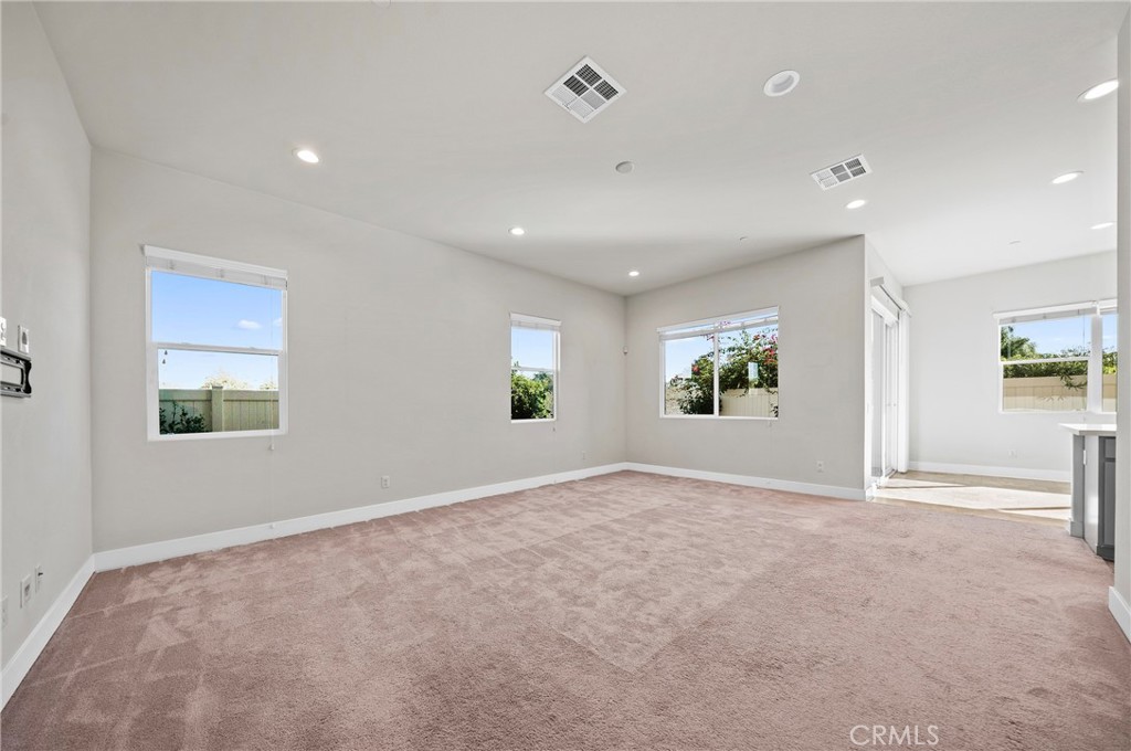 MLS #OC25267160 image #9