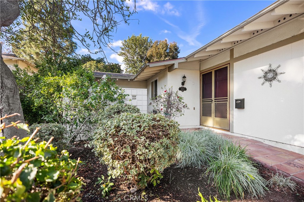 MLS #OC25267165 image #3