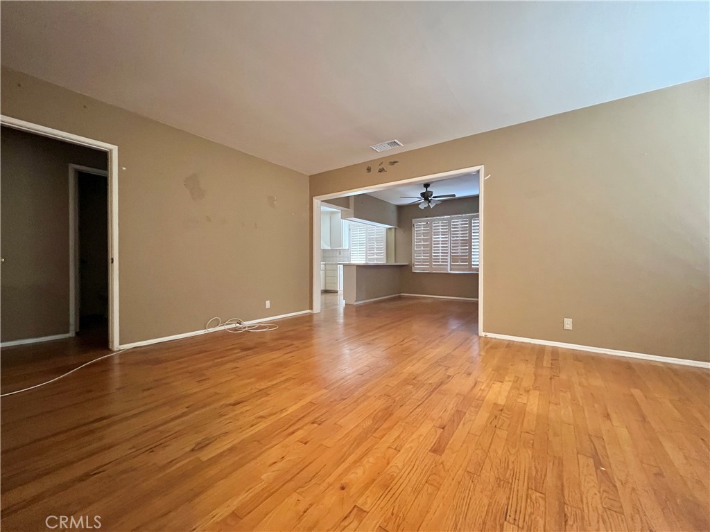 MLS #OC25267202 image #14