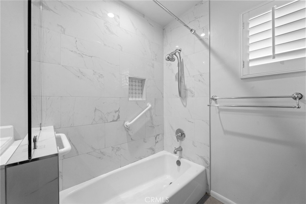 MLS #OC25267202 image #23