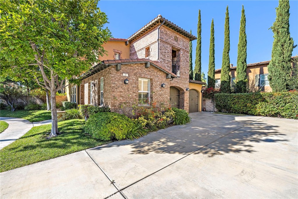 MLS #OC25267206 image #0