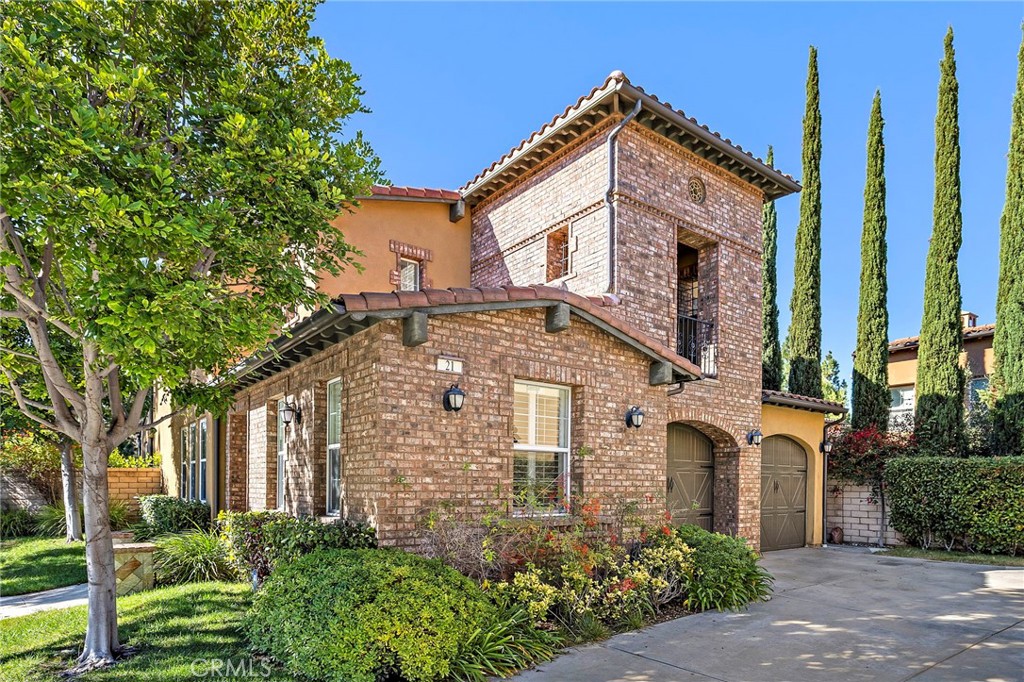 MLS #OC25267206 image #1