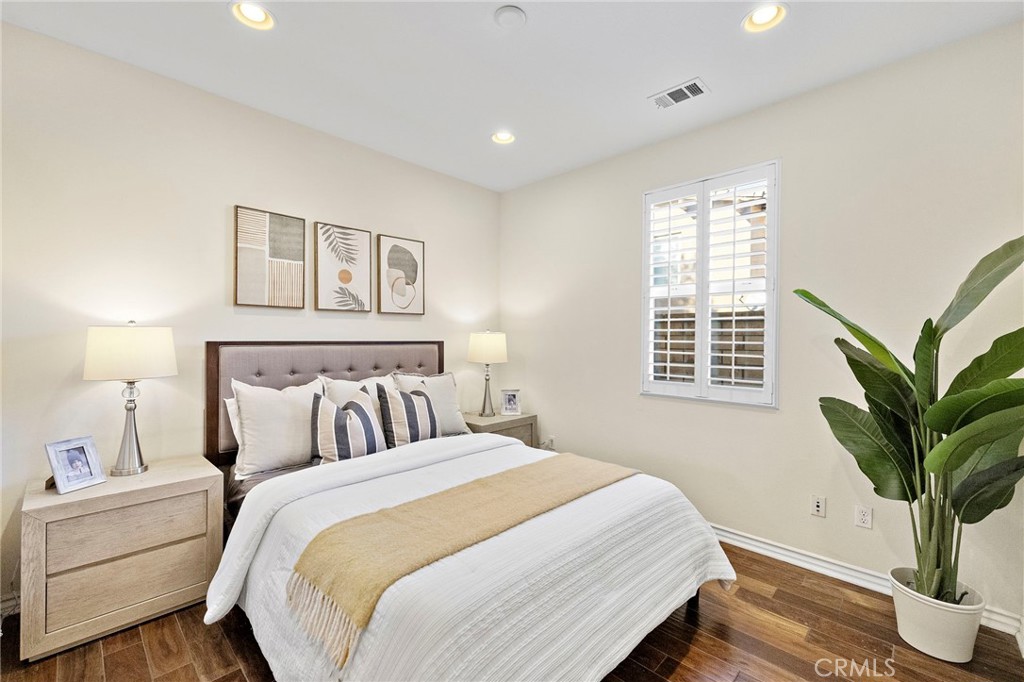 MLS #OC25267206 image #37