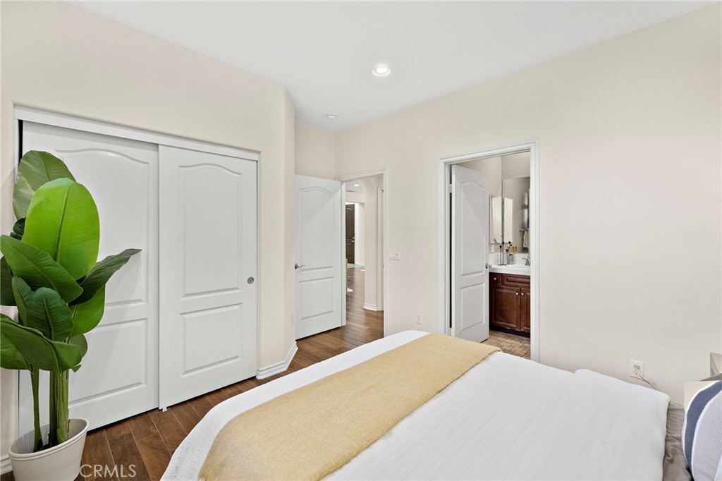 MLS #OC25267206 image #38