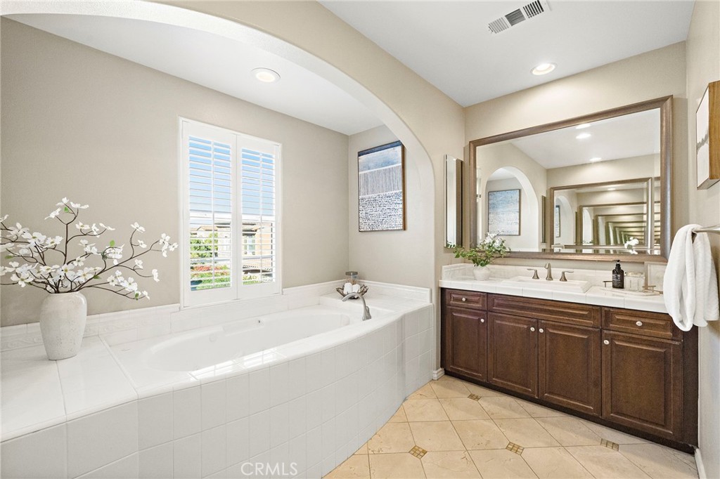 MLS #OC25267206 image #45