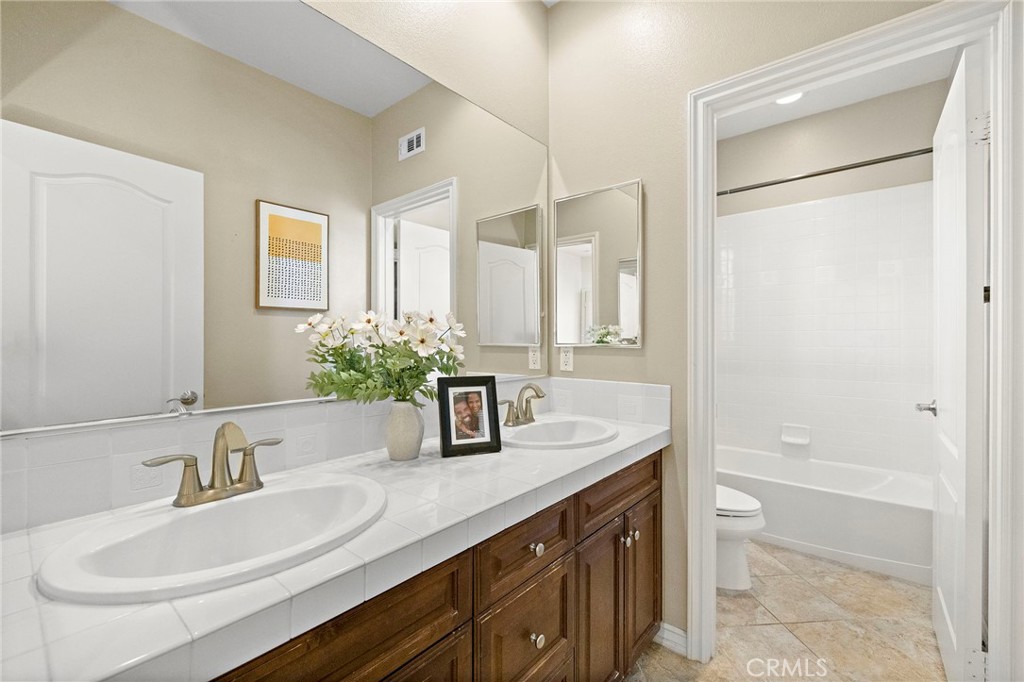 MLS #OC25267206 image #56