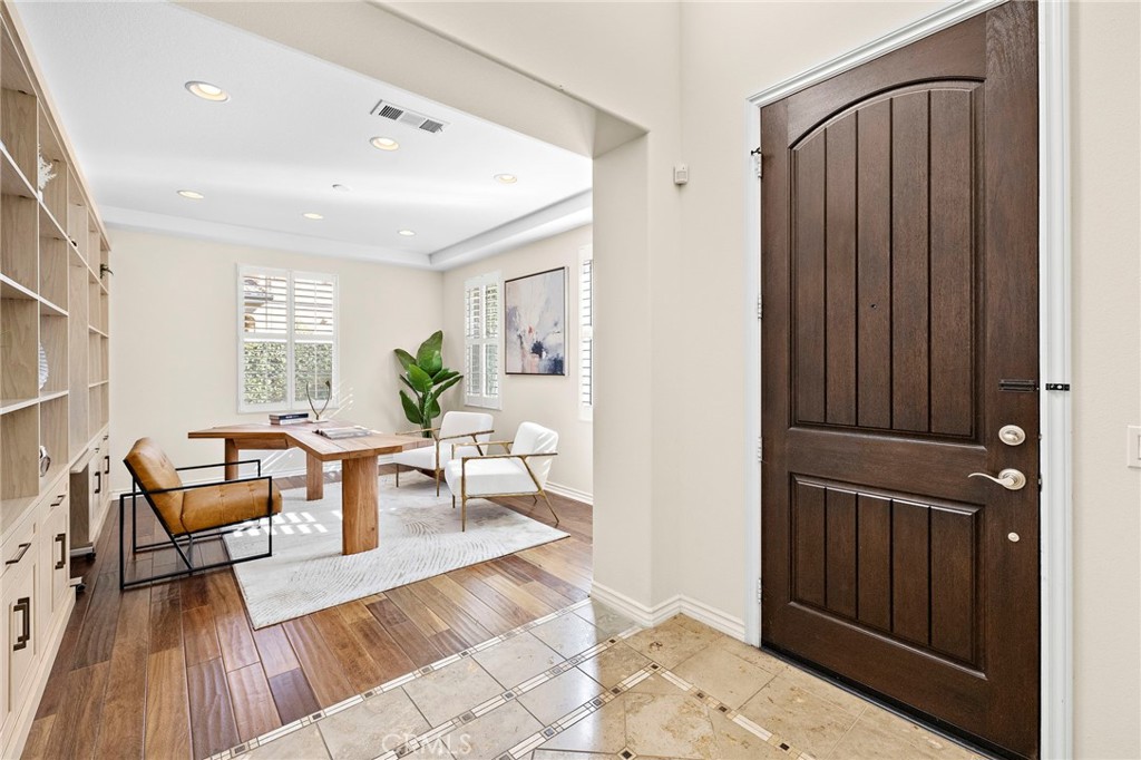 MLS #OC25267206 image #9