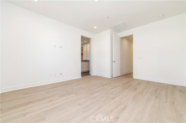 MLS #OC25267228 image #16