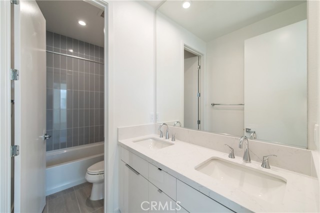 MLS #OC25267228 image #17