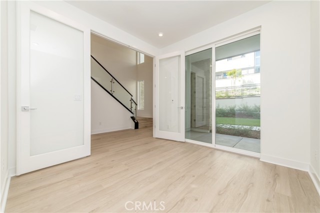 MLS #OC25267228 image #2